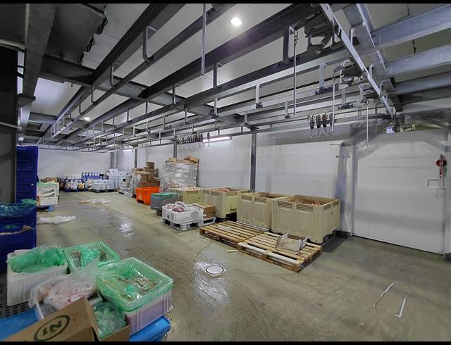 1,856M² WAREHOUSE FOR SALE IN CLAYVILLE